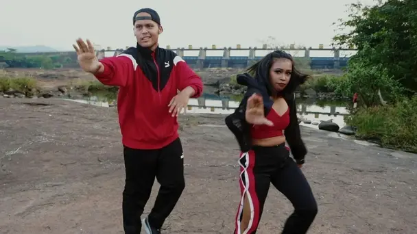 Witness spectacular in-sync dance performances - Dance With Me