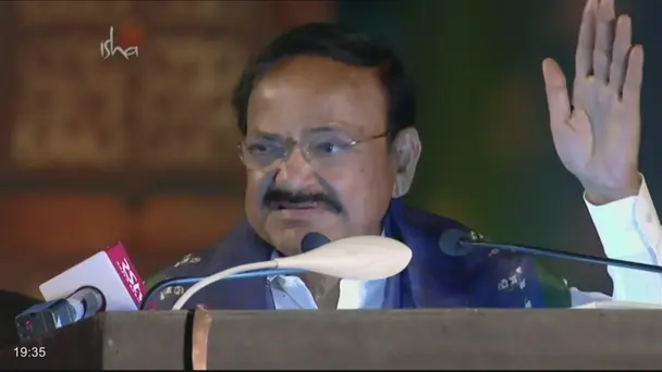 Sadhguru addresses the crowd - Isha Mahashivratri 2020