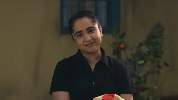 Amma feels happy on wearing the necklace