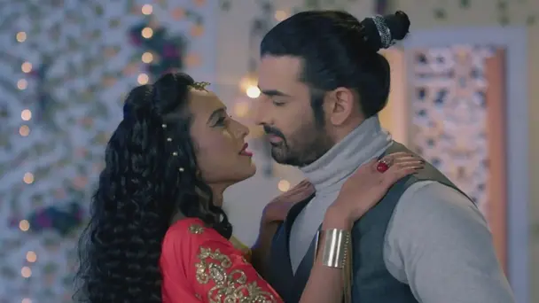 Vikrant spends time with Malmal