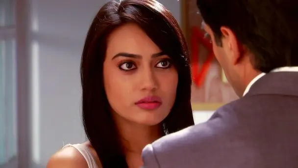 Asad's support makes Zoya emotional