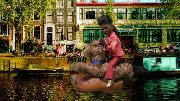 Amanda Cerny and Big Freedia Sh!tshow