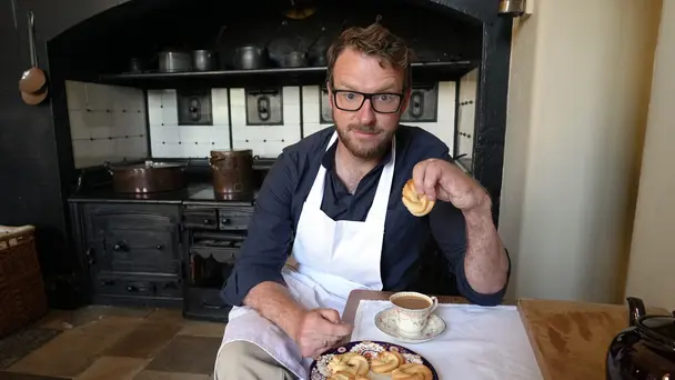 Buckingham Palace with Alexander Armstrong S1 E4