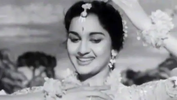 Chham Chham Naachti Aayee Bahaar