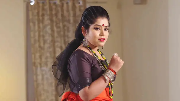 Gauri surprised to see, Sasanka and Gauri  both have the same locket