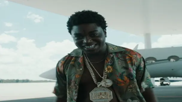 If I'm Lyin', I'm Flyin'