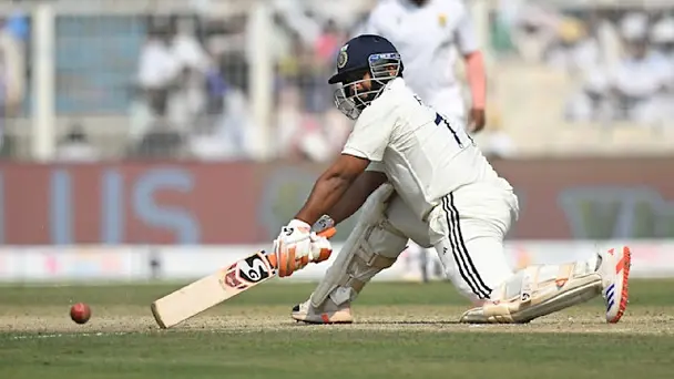 Pant Makes His Comeback in Test Cricket