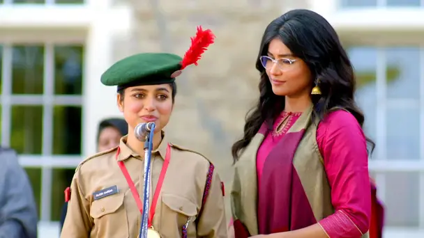 Guddi Receives an Award from Anuj