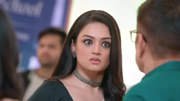 Gayatri faces humiliation!