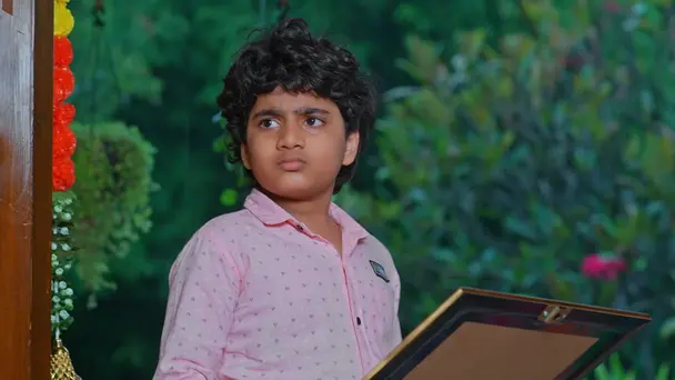 Bhagee Fumes in Rage