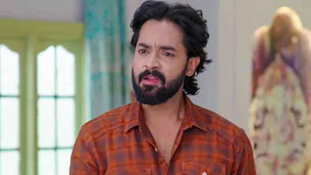 Virat Flares up at Kamakshi