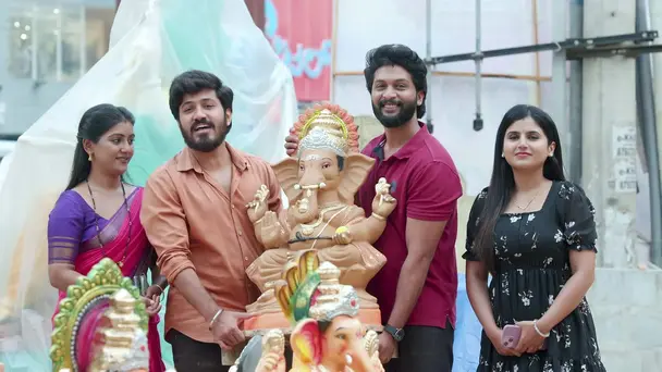 Meena and Surya Bring Ganesha Home