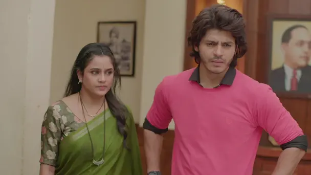 Arnav Shocked by Udaykant's Sketch
