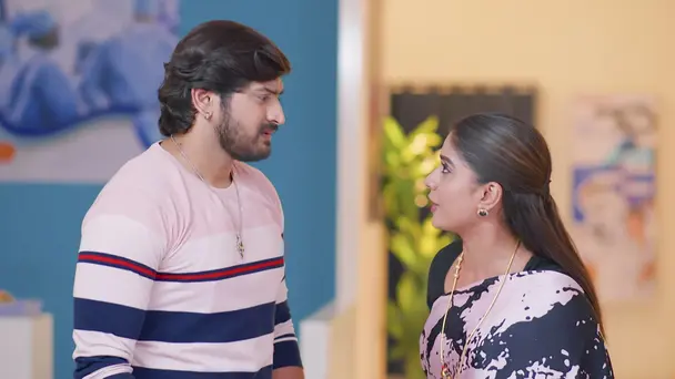 Madhan Comes to Chandrakala's Aid