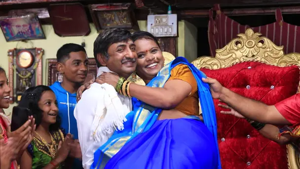 Murali Brightens Suma's Day