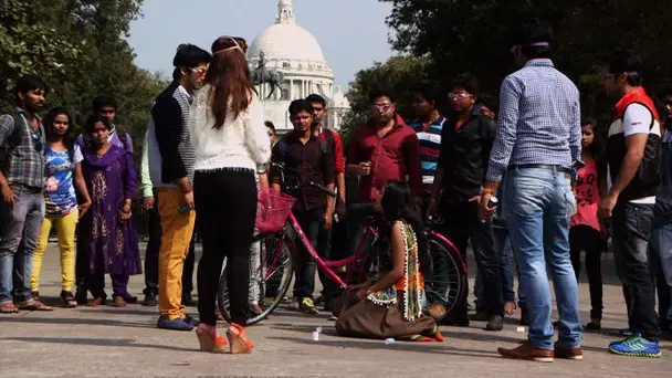 Swara blackens Lakshya's face