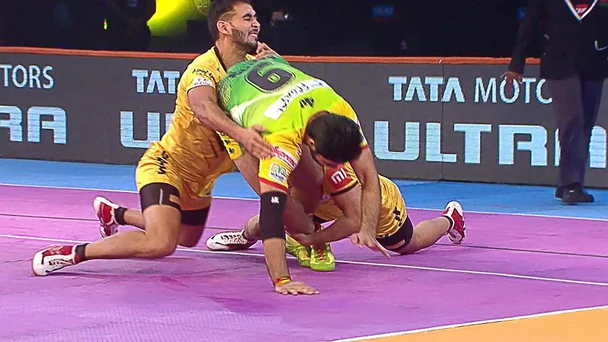 Titans Conquer Pirates