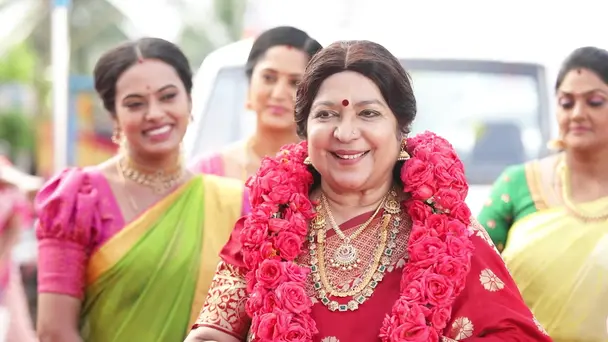 Meet Amuthanayaki's Family