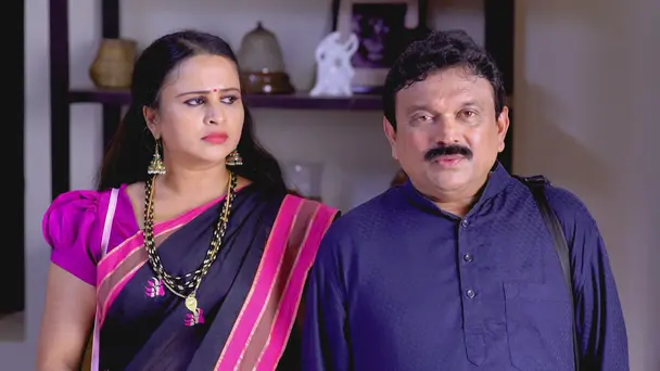 Radhika Threatens Kavya's Mother