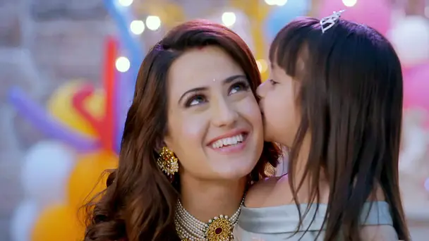 Meet Avi and Her Mom, Madhuri!