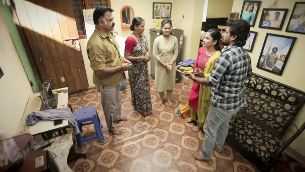 Nila Invites Vannathi's Family