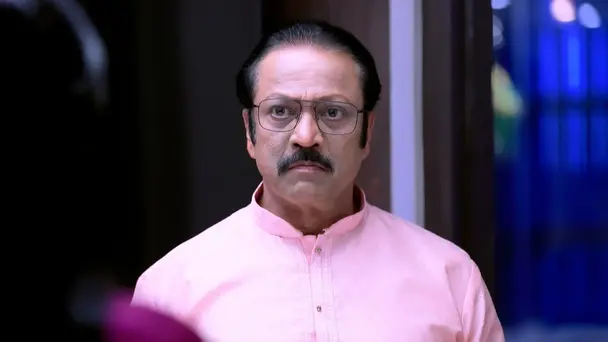 Satyajit throws the locket