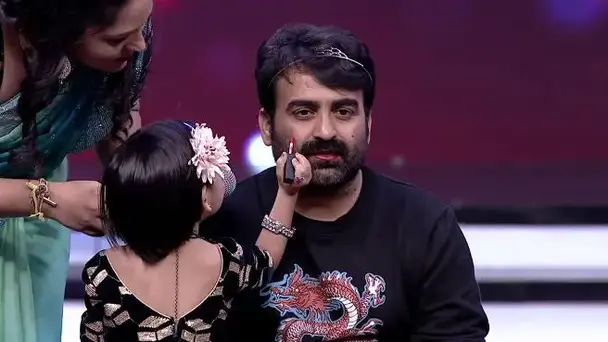 A makeup game with a twist