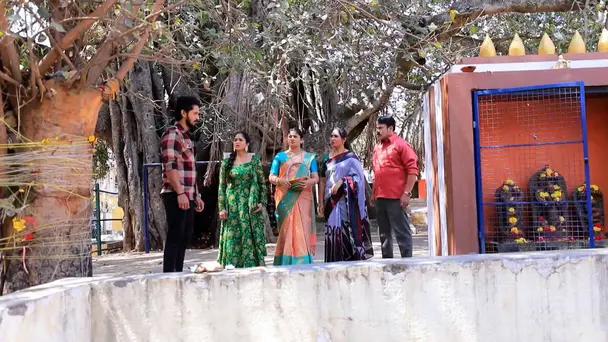 Vijay Surprises the Family