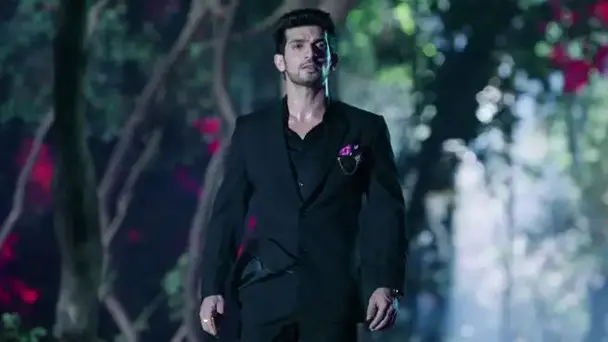 Rithik foresees a danger!