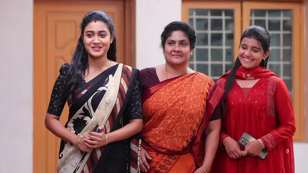 Saradha Meets Baby Kaveri