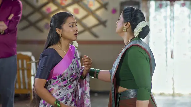 Sindhura Collapses in Tears