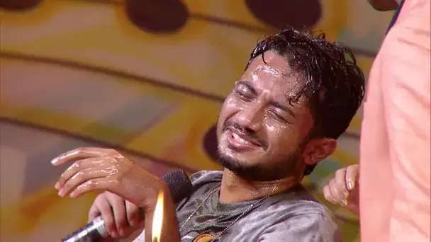 Sing in a trouble ring!