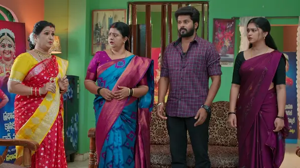 Prabavathi Demands Meena