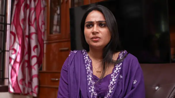 Rohini Refuses to Leave Manoj