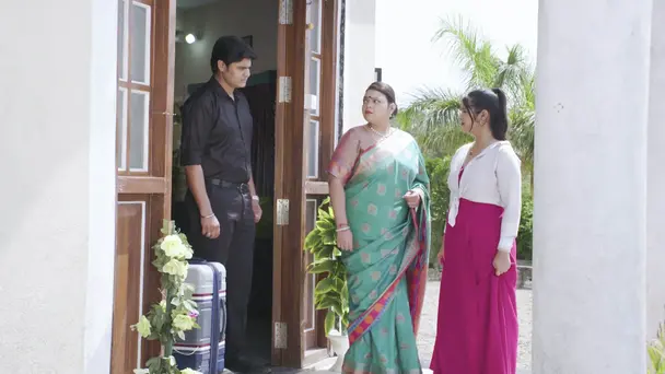 Urmila Throws Kiara Out