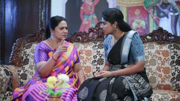 Rukmini Shares Her Fears with Indhu