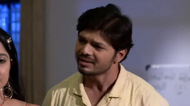 Sargam Uncovers a Clue