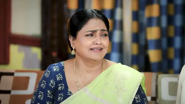 Gomathi Breaks into Tears