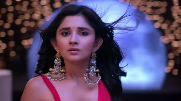 Tara's heart races at Deva's entry