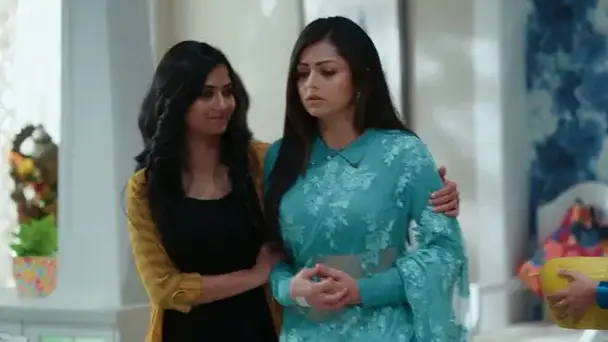 Nandini enters Maitri's house