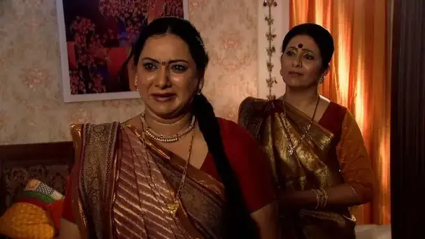 Amol, Ruchi, and Chhaya hang out