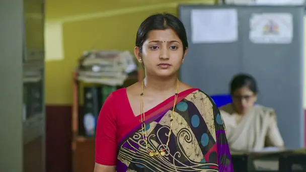 Vidya Hands Over Cheluva to Police