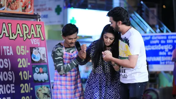 Prateek rescues Meera