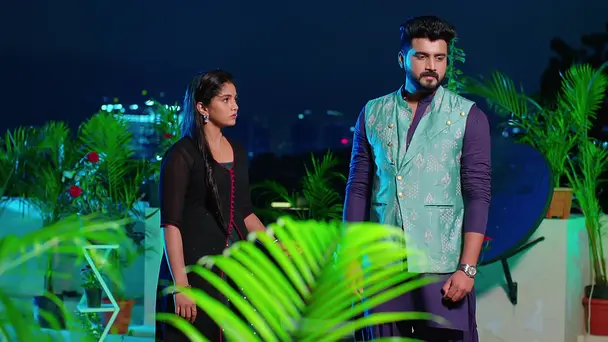 Charan, Pooja Share a Talk