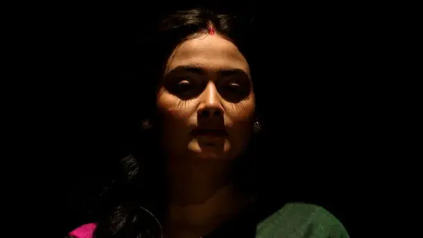 Gauri comes to meet Rudra