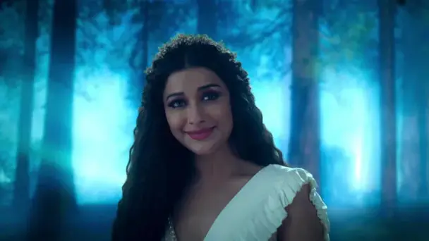 Rani is enamoured by Rocky!