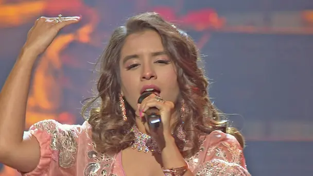 Aishwarya's Tribute To Lata