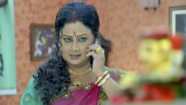 Champa Wants Custody of Rakhi