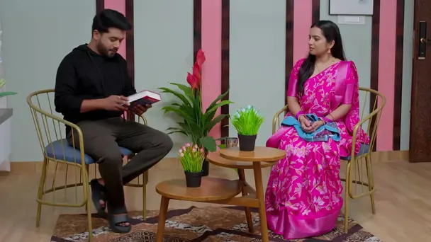 Keerthi's Affection Comforts Neethu