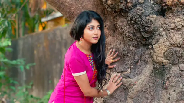 Meet Tiya, a Simple Beauty